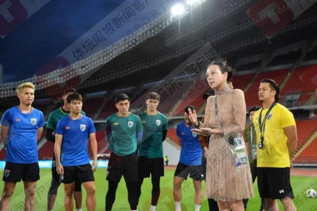 天天盈球在线-泰国美女领队开出300万赢球奖 国足36强赛无奖金